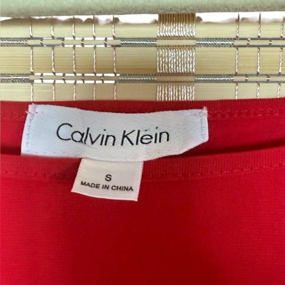 Calvin Klein Red Three-Quarter Sleeve Top – Pleated Waist Detail, Size Small - Picture 2 of 7